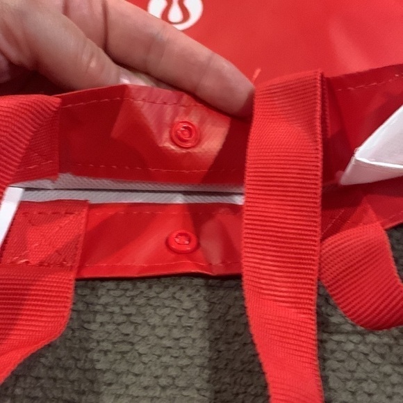 LuLuLemon Snap Red & White Reusable Bag - Picture 7 of 11